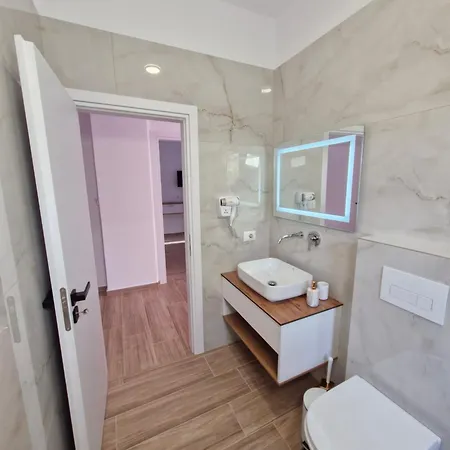 Virginia Apartment Sarandë